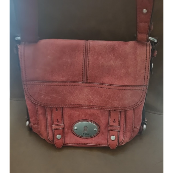Fossil Maddox Long Love Red Leather Adjustable Sling Crossbody Bag Purse - Picture 2 of 9